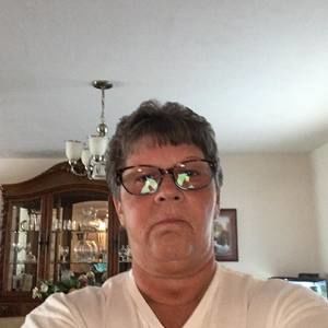 Meet your Posher, Carrie